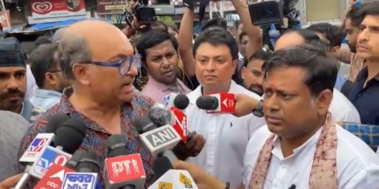 চিকিৎসকের সঙ্গে সৌজন্য সাক্ষাৎ করতে গিয়ে আটক সুকান্ত মজুমদার, তুলে নিয়ে যাওয়া হল চিকিৎসককেও