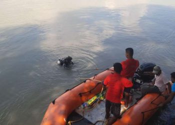 দুই মেয়ের উপর অভিমান করে গঙ্গায় ঝাঁপ কাটোয়ার বধূর, সন্ধানে চলছে তল্লাশি অভিযান