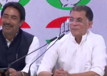 ভারতের রাফায়েল বিমান পাকিস্তান দ্বারা ধ্বংসের খবরে বেজায় খুশি কংগ্রেস ! পবন খেড়ার ‘কুটিল হাসি’ তার প্রমান