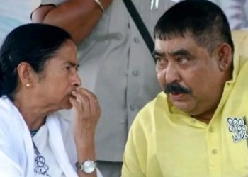 পুলিশ অফিসারের মা-বউকে নিয়ে ককথা মামলায় আজও হাজিরা এড়িয়ে গেলেন তৃণমূলের অনুব্রত মণ্ডল ; তাহলে কি গ্রেপ্তার করা হবে ?
