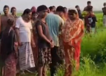 ডোমকলে বোমা বাঁধতে গিয়ে বিস্ফোরণে সমিরুল শেখ নামে এক যুবকের মৃত্যু