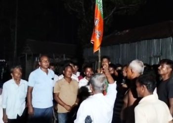 জলপাইগুড়ির ১১৭ নম্বর বুথে তৃণমূল ছেড়ে বিজেপিতে যোগদান