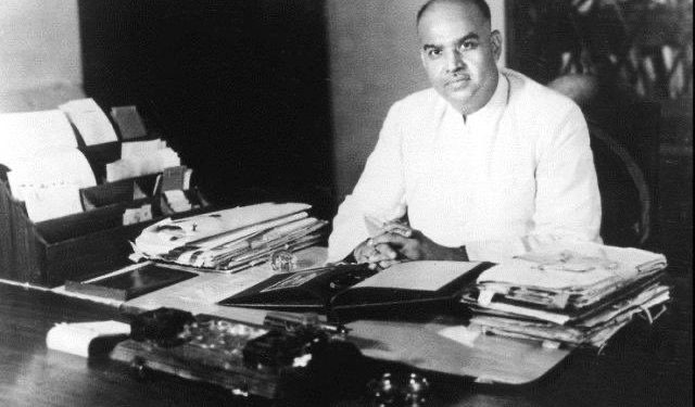 জহরলাল নেহেরু ও শেখ আবদুল্লাহর পরিকল্পিত ষড়যন্ত্রের শিকার ডঃ শ্যামাপ্রসাদ মুখার্জি ?