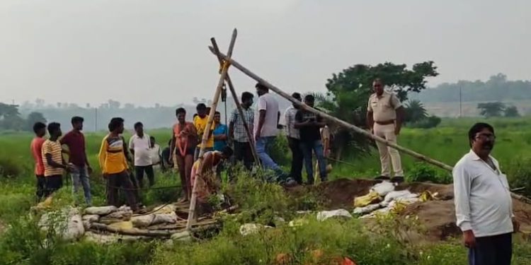 জামুরিয়ায় অবৈধ কয়লা খাদানে কাজ করতে গিয়ে গভীর খাদে পড়ে নিখোঁজ ২ শ্রমিক