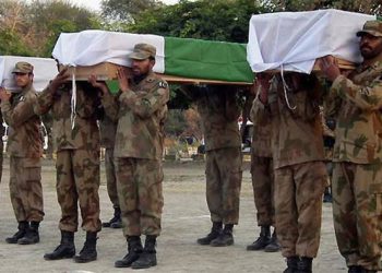 তেহেরিক-ই-তালিবানের আত্মঘাতী বোমা হামলায় ১৩ পাকিস্তানি সেনার মৃত্যু