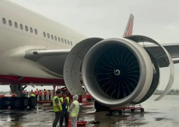 ফের এয়ার ইন্ডিয়ার ফ্লাইটে যান্ত্রিক ত্রুটি, আমেরিকা থেকে আসা যাত্রীদের নামিয়ে দেওয়া হল কলকাতা বিমানবন্দরে