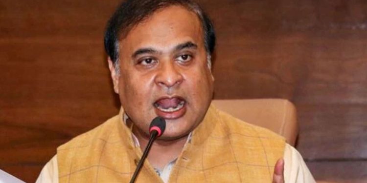 ধুবড়িতে মন্দিরে গরুর কাটা মাথা রাখার ঘটনায় উত্তেজনার মাঝে ‘দেখা মাত্রই গুলি করার’ নির্দেশ জারি করেছেন আসামের মুখ্যমন্ত্রী হিমন্ত বিশ্বশর্মা