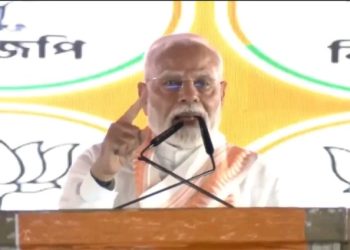 ৫,৪০০ কোটি টাকার ৭টি প্রকল্পের উদ্বোধন করে নরেন্দ্র মোদী বললেন : ‘তৃণমূল সরকার বাংলার উন্নয়নের মাঝে প্রাচীর হয়ে দাঁড়িয়ে আছে’