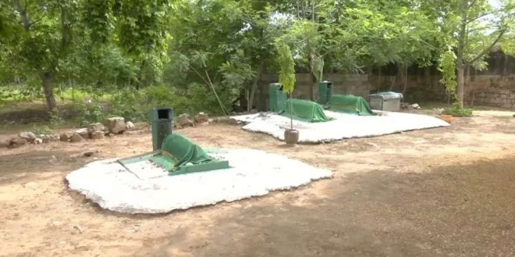 জয়পুরের মহারাণী কলেজে রাতারাতি তৈরি করা হল ৩টি সমাধি, ওয়াকফের অন্তর্ভুক্তির ষড়যন্ত্র !