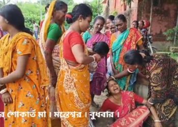 বিয়ে ঠিক হওয়ায় প্রেমিকের কাছে ছুটে আসে প্রেমিকা, মারধর করে ছিনিয়ে নিয়ে যায় তার পরিবার, অপমানে আত্মঘাতী প্রেমিক