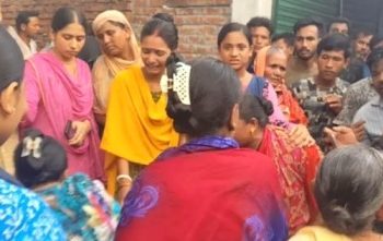 বাংলাদেশ : মাত্র ৩,০০০ টাকার জন্য স্বর্ণশিল্পি ললিত বনিককে পেটালো বস্ত্র ব্যবসায়ী আব্দুর রহমান, অপমানে আত্মঘাতী, দেহ ফেলে বিক্ষোভ ; ঘাতকের স্ত্রী সেলিনা আক্তারের কথায় : ‘এটা হিন্দুদের স্বভাব হয়ে গেছে, মামলা করবে করুক, কোন পরোয়া করি না’