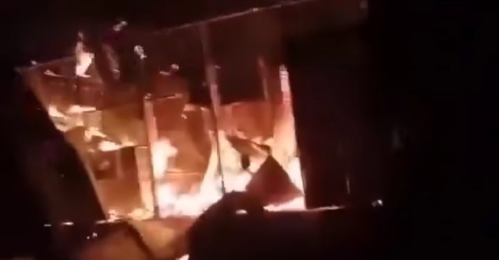 মানিকগঞ্জে পরপর ২ হিন্দুর বাড়িতে আগুন ধরিয়ে দিল জিহাদিরা