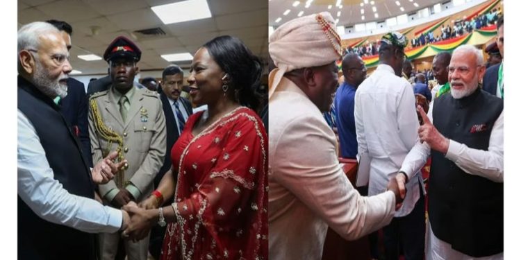 ঐতিহ্যবাহী ভারতীয় পোশাক পরে ঘানার প্রতিনিধিরা নরেন্দ্র মোদীকে স্বাগত জানালেন