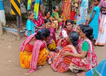 ভাতারে রহস্যজনকভাবে মারা গেলেন আদিবাসী বধূ ; মৃত্যুর কারন নিয়ে ধোঁয়াশায় পরিবার