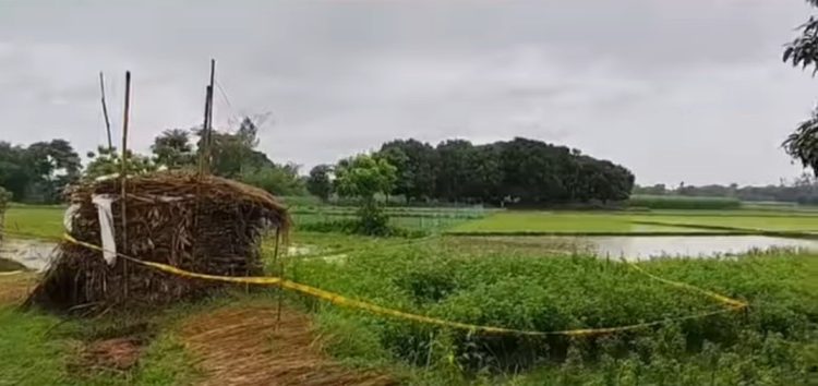 হরিশ্চন্দ্রপুরের গ্রামের ফাঁকা মাঠে মজুত বোমায় বিস্ফোরণ, উদ্ধার হওয়া আরও ৫ বোমা নিষ্ক্রিয় করল পুলিশ