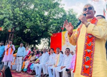 ভিডিও ভাইরাল করার নেপথ্যে কারা জানতে সাইবার ক্রাইম থানার দ্বারস্থ দিলীপ ঘোষ