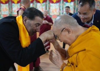 তিব্বতি আধ্যাত্মিক নেতা দালাই লামার সাথে সাক্ষাৎ করে আপ্লুত বলিউড তারকা সানি দেওল