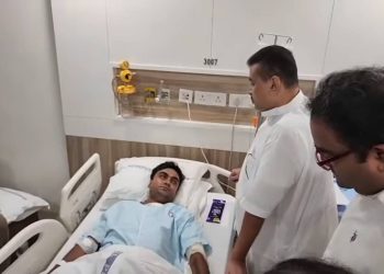 “হিন্দু কুত্তা” বলে রিপাবলিক বাংলার সাংবাদিকের উপর হামলা : বললেন শুভেন্দু অধিকারী ; তৃণমূলকে সতর্ক করে বললেন : “পীপিলিকার ডানা গজায় মরিবার তরে”