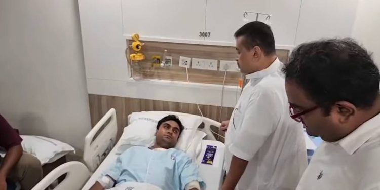 “হিন্দু কুত্তা” বলে রিপাবলিক বাংলার সাংবাদিকের উপর হামলা : বললেন শুভেন্দু অধিকারী ; তৃণমূলকে সতর্ক করে বললেন : “পীপিলিকার ডানা গজায় মরিবার তরে”