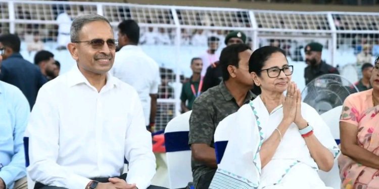 “ভাষা আন্দোলন” করতে বোলপুরে মমতা, এদিকে তুমুল সংঘর্ষে জড়াল তার দলের দুই গোষ্ঠী, আহত বেশ কয়েকজন