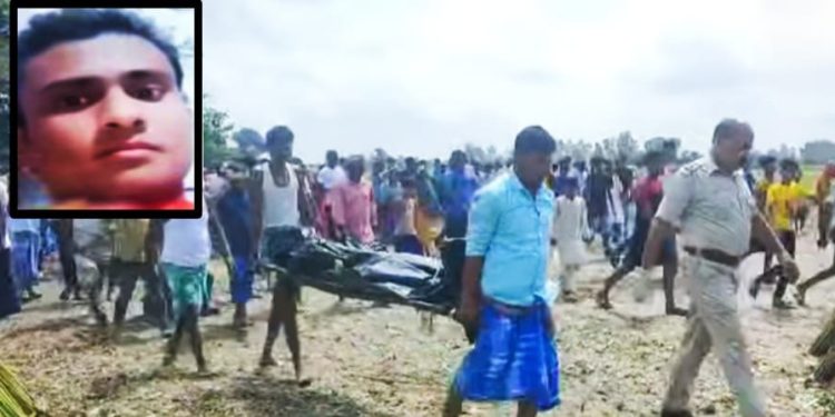 চাঁচলে বাঁশবাগানে যুবকের গলাকাটা পচাগলা মৃতদেহ উদ্ধার, পরকীয়ার জেরে খুনের অভিযোগ