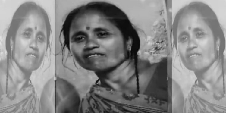 ফুল তোলায় ‘চোর’ অপবাদ দিয়ে কান ধরে ওঠবস করানোর অভিযোগ সিভিক ভলান্টিয়ারের পরিবারের বিরুদ্ধে , অপমানে আত্মঘাতী মহিলা ; পুলিশের বিরুদ্ধে নিষ্ক্রীতার অভিযোগ