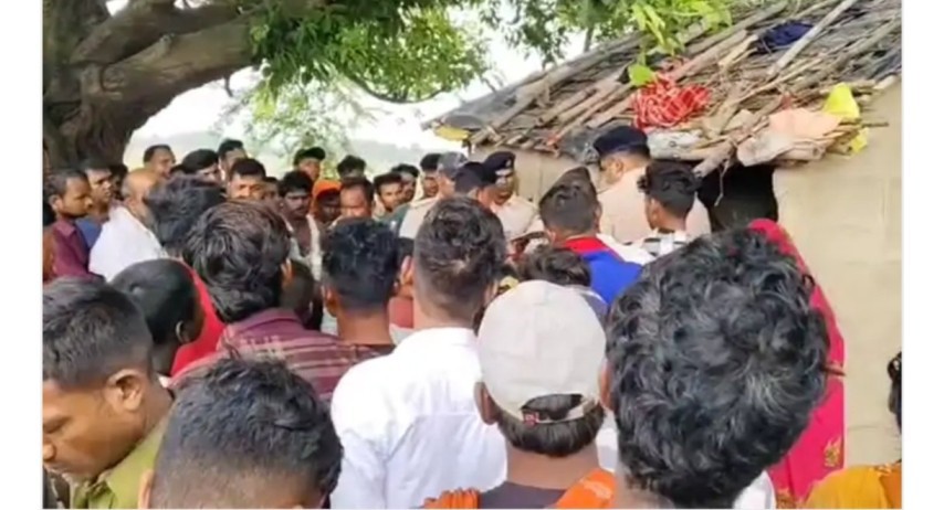 ঘুমন্ত মায়ের পাশ থেকে তুলে নিয়ে গিয়ে ৮ বছরের এক মেয়েকে ধর্ষণের পর গোপনাঙ্গে ভুট্টার ডাঁটা ও লাঠিও ঢুকিয়ে দিয়েছিল নরপশু, বর্বরোচিত অত্যাচারে মৃত্যু শিশুটির