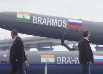 ‘অপারেশন সিন্দুর’-এর পর চাহিদা বেড়েছে ব্রহ্মোসের, মধ্যপ্রাচ্য থেকে ল্যাটিন আমেরিকা পর্যন্ত ১৭টি দেশ কিনতে চাইছে এই ক্ষেপণাস্ত্র