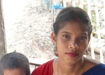 ৬ বছরের কন্যাসন্তানকে নিয়ে নিখোঁজ হওয়া ৩ দিন পরেও কোনো সন্ধান মেলেনি হাসনাবাদের ২৫ বছরের বধূর ; উত্তর ২৪ পরগণা জেলায় উদ্বেগজনভাবে বাড়ছে মহিলাদের নিখোঁজ হওয়ার ঘটনা !