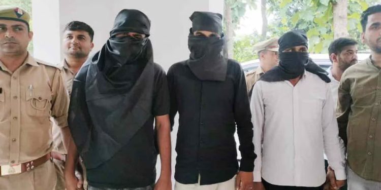 পাকিস্তানে খুনের পুরনো ভিডিও পোস্ট করে সাম্প্রদায়িক দাঙ্গা লাগানোর চেষ্টা করেছিল নাদিম- মানশের ও রইস, তিন জিহাদিকেই গ্রেপ্তার করেছে ইউপি পুলিশ ; ইসলামি স্টেট যুক্ত থাকতে পারে বলে সন্দেহ পুলিশের