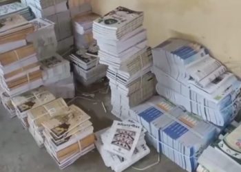 এবার সরকারী বইয়ের ভাণ্ডার থেকে “বই পাচার”, নতুন দুর্নীতি ঘিরে তোলপাড় পূর্ব বর্ধমান জেলা 