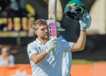 লারার প্রতি সম্মান জানাতে বিশ্বরেকর্ডের চেষ্টায় গেলেন না ভিয়ান মুল্ডার