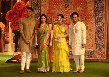 বাগদানের আগে এই ব্রিটিশ লেসবিয়ানের সাথে লাঞ্চ ডেটে গিয়েছিলেন শচীন টেন্ডুলকারের ছেলে অর্জুন