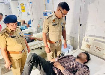 রাস্তায় বোরখা পরা এক মহিলার স্তন টিপে পালিয়েছিল আদিল নামে এক যুবক, ইউপি পুলিশ পায়ে গুলি করে ধরল তাকে