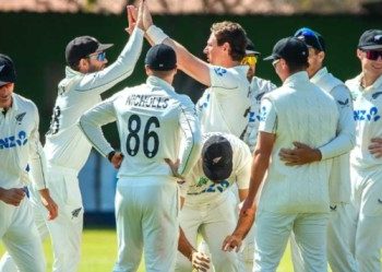 নিউজিল্যান্ডের হেনরি ও ফোকস মিলে ধ্বংস করে দিল জিম্বাবুয়ের ব্যাটিং লাইন আপ