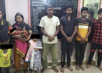 সন্দেহজনক গতিবিধির কারনে ১০ বাংলাদেশি নাগরিক গ্রেপ্তার কর্ণাটকে