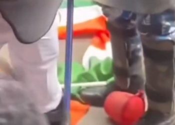 রাজ্য পুলিশের জুতোর তলায় জাতীয় পতাকা ! আদালতে যাবেন বললেন শুভেন্দু অধিকারী