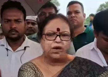 ফুলহরের বাঁধ ভেঙে ভূতনী প্লাবিত হওয়ায় বিজেপি ও সিপিএমের ষড়যন্ত্র দেখছেন তৃণমূল বিধায়ক সাবিত্রী মিত্র ; দুষলেন স্থানীয় বাসিন্দাদেরও