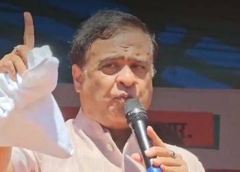 বাংলাদেশি অনুপ্রবেশ রুখতে আরও কঠোর পদক্ষেপ নিলেন আসামের মুখ্যমন্ত্রী, বন্ধ করে দিলেন নতুন আধার কার্ড দেওয়ার প্রক্রিয়া