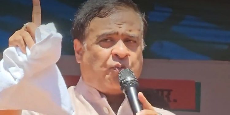 বাংলাদেশি অনুপ্রবেশ রুখতে আরও কঠোর পদক্ষেপ নিলেন আসামের মুখ্যমন্ত্রী, বন্ধ করে দিলেন নতুন আধার কার্ড দেওয়ার প্রক্রিয়া