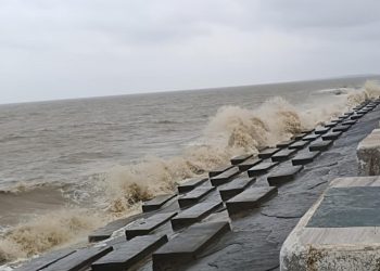 জোড়া নিম্নচাপের জেরে ঝড়বৃষ্টির পূর্বাভাস বর্ধমানসহ দক্ষিণবঙ্গের এই জেলাগুলিতে 