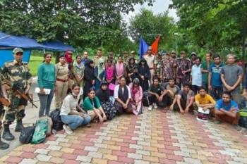 অবৈধভাবে অনুপ্রবেশ করা ২২ জন রোহিঙ্গা ও বাংলাদেশি মুসলিমকে ফেরত পাঠালো বিএসএফ