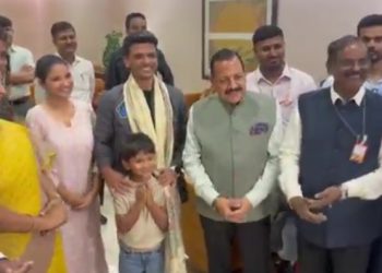 মহাকাশচারী শুভাংশু শুক্লা দেশে ফিরতেই রাজকীয় সংবর্ধনা, প্রধানমন্ত্রী মোদীর সাথে দেখা করার সম্ভাবনা রয়েছে