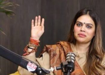 এই কট্টর হিন্দুত্ববাদী ব্যক্তিকে বিয়ে করতে চলেছেন নাজিয়া এলাহি খান, রাম মন্দিরে হবে সিঁদূরদান