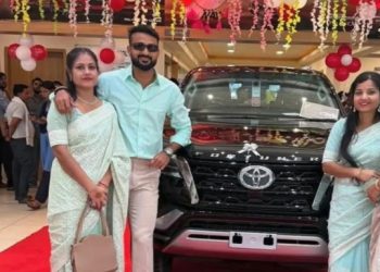 ইংল্যান্ড টেস্ট শেষ হওয়ার সাথে সাথেই একটা দামি গাড়ি কিনেছেন আকাশ দীপ ; দাম শুনলে তাক লেগে যাবে