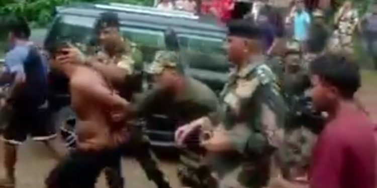 বাংলাদেশি অনুপ্রবেশকারীকে পিটিয়ে মারলো মেঘালয়বাসী