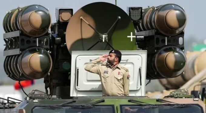 ভারতকে টক্কর দিতে চীনের ধাঁচে সেনাবাহিনী তৈরি করবে পাকিস্তান