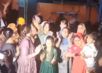 পাকিস্তান থেকে আগত প্রায় ৮০০ হিন্দু শরণার্থীকে সরিয়ে নেওয়ার আদেশ স্থগিত করেছে সুপ্রিম কোর্ট