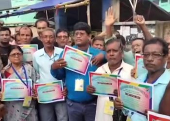 শুভেন্দুর বিধানসভা এলাকার সমবায়ে খাতাই খুলতে পারল না তৃণমূল, স্থানীয় বিজেপি নেতার কথায় : “এই ভোট ছিল বিজেপি বনাম নন্দীগ্রাম থানার আইসির মধ্যে” 