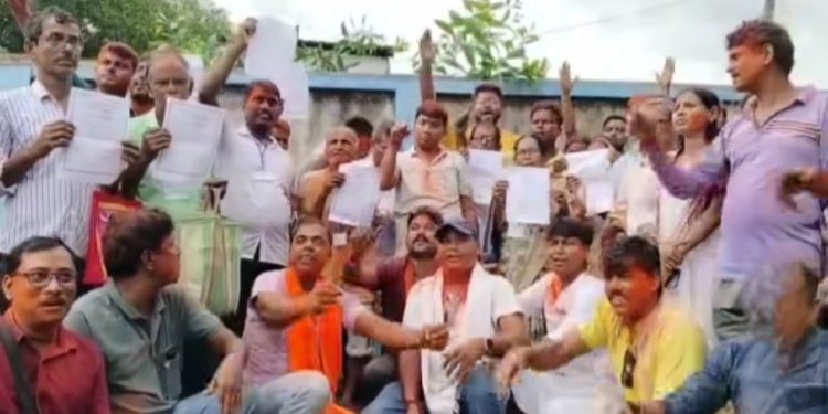 পূর্ব মেদিনীপুর জেলার খেজুরীর ফের এক সমবায়ের দখল নিল বিজেপি ; শুভেন্দু বললেন : “চোরেদের হারিয়ে দিয়েছে রাষ্ট্রবাদীরা”